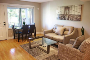 A private, beautiful, modern and bright two-bedroom suite with full kitchen and outdoor patio